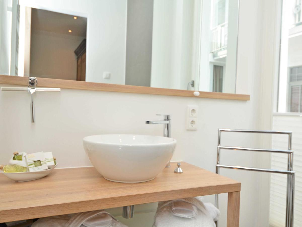 Villa "Johanna" Sellin - Wg13 Mit Kamin Und Zwei Balkonen Kültér fotó